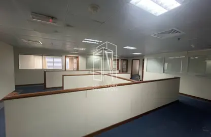 نصف طابق - استوديو - 1 حمام للايجار في شارع حمدان - أبوظبي