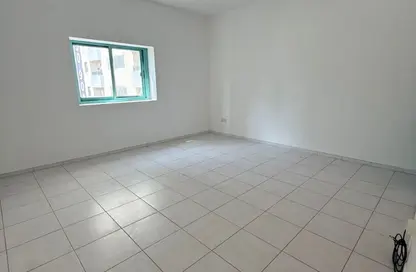 Apartment - 2 Bedrooms - 2 Bathrooms for rent in Al Khan Corniche - Al Khan - Sharjah