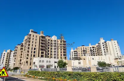 شقة - 2 غرف نوم - 3 حمامات للايجار في أصايل 3 - مدينة جميرا ليفينج - أم سقيم - دبي