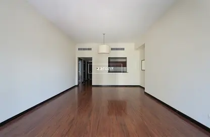 Apartment - 1 Bedroom - 2 Bathrooms for rent in Green Lakes Towers - JLT Cluster S - Jumeirah Lake Towers - Dubai