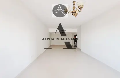 Apartment - 3 Bedrooms - 4 Bathrooms for rent in Al Khan - Sharjah