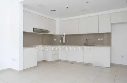 Apartment - 2 Bedrooms - 2 Bathrooms for rent in Zahra Breeze Apartments 3A - Zahra Breeze Apartments - Town Square - Dubai