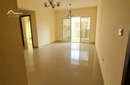 شقة - 2 غرف نوم - 3 حمامات للايجار في المجاز 2 - المجاز - الشارقة