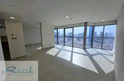 شقة - 3 غرف نوم - 5 حمامات للايجار في راديانت سكوير - مدينة الأضواء - جزيرة الريم - أبوظبي شقة - 3 غرف نوم - 5 حمامات للايجار في راديانت سكوير - مدينة الأضواء - جزيرة الريم - أبوظبي