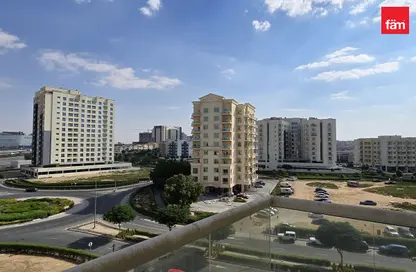 Apartment - 3 Bedrooms - 3 Bathrooms for sale in Mazaya 8 - Queue Point - Dubai Land - Dubai