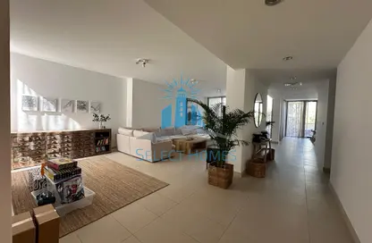 Villa - 4 Bedrooms - 5 Bathrooms for rent in Beach Villas - Al Zeina - Al Raha Beach - Abu Dhabi