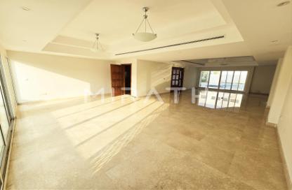 Villa - 5 Bedrooms - 6 Bathrooms for rent in Jumeirah 1 Villas - Jumeirah 1 - Jumeirah - Dubai
