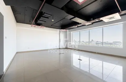 Empty Room image for: Office Space - Studio - 1 Bathroom for rent in SIT Tower - Dubai Silicon Oasis - Dubai, Image 1
