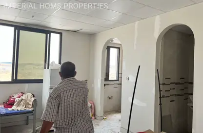 Labor Camp - Studio - 1 Bathroom for rent in Umm Al Thuoob - Umm Al Quwain