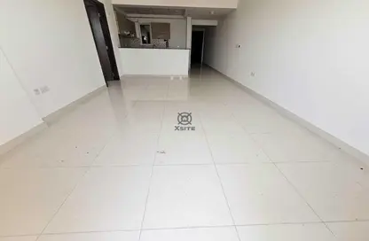 شقة - غرفة نوم - 2 حمامات للايجار في الاندلسي الاسباني - مساكن القناه المائية - مدينة دبي الرياضية - دبي