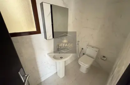 عمارة بالكامل - استوديو - 3 حمامات للبيع في 2 المويهات - المويهات - عجمان