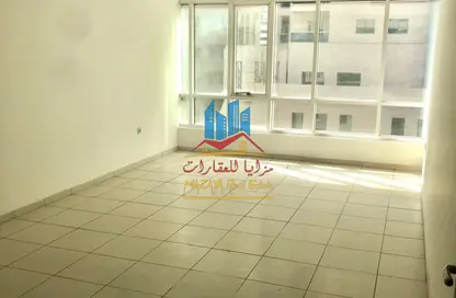 شقة - 2 غرف نوم - 3 حمامات للايجار في شارع التعاون الجديد - التعاون - الشارقة