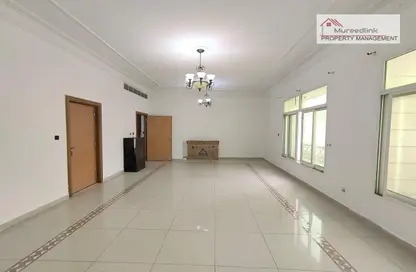 Empty Room image for: Apartment - 3 Bedrooms - 6 Bathrooms for rent in Hadbat Al Zafranah - Muroor Area - Abu Dhabi, Image 1