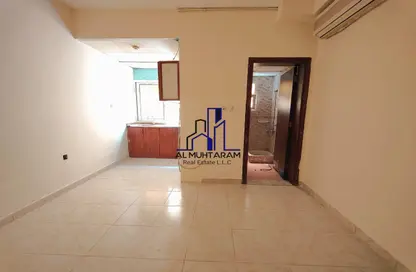 Apartment - Studio - 1 Bathroom for rent in Fire Station Road - Muwaileh - Sharjah