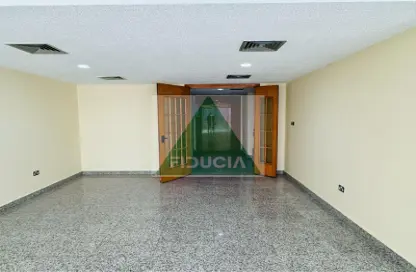 Duplex - 4 Bedrooms - 5 Bathrooms for rent in Baniyas Tower - Al Danah - Abu Dhabi