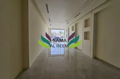 Retail - Studio - 1 Bathroom for rent in Garden City 2 - Jumeirah Garden City - Al Satwa - Dubai