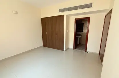 شقة - غرفة نوم - 2 حمامات للايجار في مدينة الهلال - الفجيرة