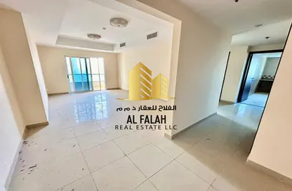 Apartment - 2 Bedrooms - 3 Bathrooms for rent in Beach Tower 2 - Al Khan Lagoon - Al Khan - Sharjah