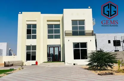 Villa - 4 Bedrooms - 5 Bathrooms for rent in Al Aweer 1 - Al Aweer - Dubai
