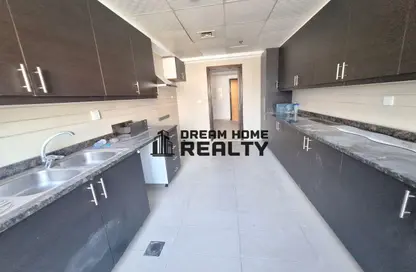 Apartment - 2 Bedrooms - 4 Bathrooms for rent in Al Khan Corniche - Al Khan - Sharjah