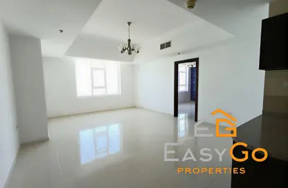 شقة - 2 غرف نوم - 2 حمامات للايجار في برج ربيعة - مجان - دبي لاند - دبي