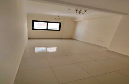 Apartment - 1 Bedroom - 2 Bathrooms for rent in Muwailih Building - Muwaileh - Sharjah