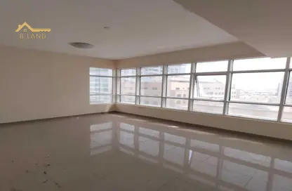 Apartment - 2 Bedrooms - 2 Bathrooms for rent in New Al Taawun Road - Al Taawun - Sharjah