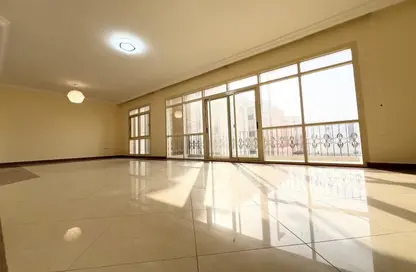 شقة - 3 غرف نوم - 4 حمامات للايجار في شارع السعادة - المشرف - أبوظبي
