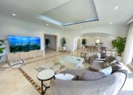 Villa - 5 bedrooms - 6 bathrooms for rent in Garden Homes Frond F - Garden Homes - Palm Jumeirah - Dubai