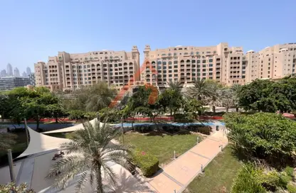 Apartment - 3 Bedrooms - 3 Bathrooms for rent in Al Sarrood - Shoreline Apartments - Palm Jumeirah - Dubai