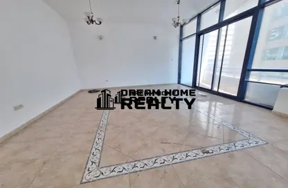 Apartment - 3 Bedrooms - 4 Bathrooms for rent in Safia Tower - Al Majaz 3 - Al Majaz - Sharjah