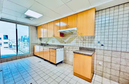 شقة - 2 غرف نوم - 3 حمامات للايجار في طريق منخول - بر دبي - دبي شقة - 2 غرف نوم - 3 حمامات للايجار في طريق منخول - بر دبي - دبي