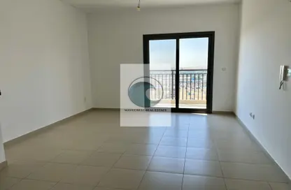 Empty Room image for: Apartment - 1 Bedroom - 1 Bathroom for rent in Hayat Boulevard-1B - Hayat Boulevard - Town Square - Dubai, Image 1
