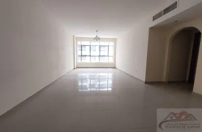 شقة - 2 غرف نوم - 3 حمامات للايجار في برج صحارى 3 - مجمع صحارى - النهدة - الشارقة