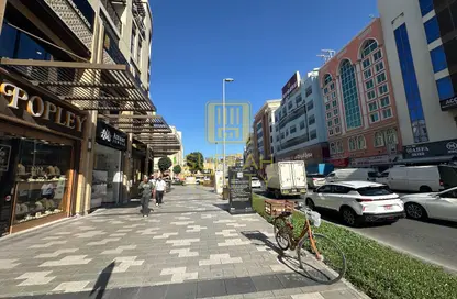 Shop - Studio for rent in Corniche Deira - Deira - Dubai