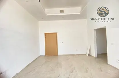 Villa - 4 Bedrooms - 6 Bathrooms for rent in Al Barsha South 2 - Al Barsha South - Al Barsha - Dubai