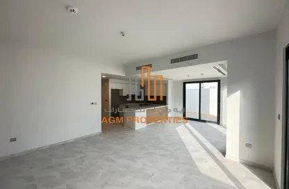 Living Room image for: Villa - 4 Bedrooms - 4 Bathrooms for rent in La Rosa 2 - Villanova - Dubai Land - Dubai, Image 1