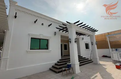 Villa - 4 Bedrooms - 6 Bathrooms for rent in Khuzam - Ras Al Khaimah