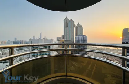 Duplex - 4 Bedrooms - 5 Bathrooms for rent in Al Salam Tower - Tourist Club Area - Abu Dhabi