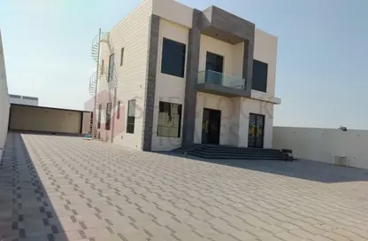 صورة لـ مبنى خارجي فيلا - 5 غرف نوم - 6 حمامات للايجار في وادي الشبك - دبي ، صورة رقم 1