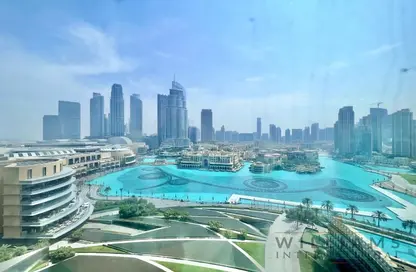 صورة لـ حوض سباحة شقة - غرفة نوم - 2 حمامات للبيع في مساكن أرماني - برج خليفة - دبي وسط المدينة - دبي ، صورة رقم 1