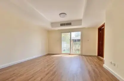 Villa - 2 Bedrooms - 3 Bathrooms for rent in Springs 3 - The Springs - Dubai