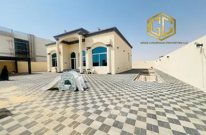 Villa - 3 Bedrooms - 4 Bathrooms for rent in Al Aweer 1 - Al Aweer - Dubai