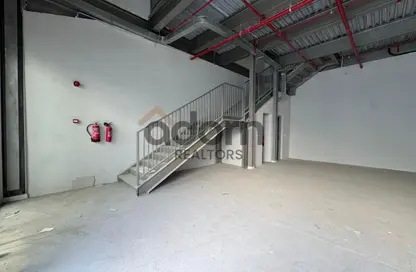 مستودع - استوديو - 1 حمام للايجار في القوز 1 - القوز - دبي