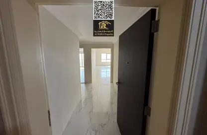 Apartment - 3 Bedrooms - 3 Bathrooms for rent in Corniche Tower - Ajman Corniche Road - Ajman