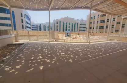 Apartment - 3 Bedrooms - 4 Bathrooms for rent in United Square - Al Khalidiya - Abu Dhabi