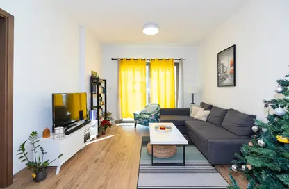 Living Room image for: Apartment - 1 Bedroom - 2 Bathrooms for sale in East 40 - Al Furjan - Dubai, Image 1