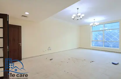 Apartment - 3 Bedrooms - 5 Bathrooms for rent in Al Jazeera Towers - Hamdan Street - Abu Dhabi
