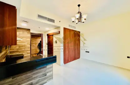Apartment - 1 Bathroom for rent in Al Souk Al Kabeer - Bur Dubai - Dubai