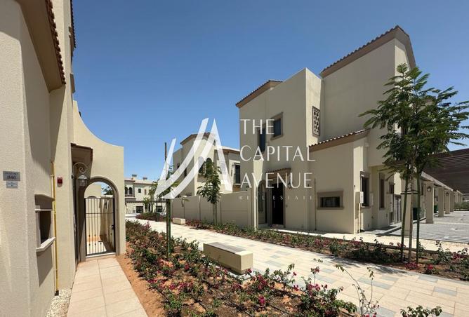 Villa - 5 Bedrooms - 6 Bathrooms for rent in Khalifa City B - Khalifa City - Abu Dhabi